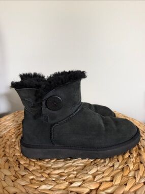 Womens UGG Black mini Bailey button boot